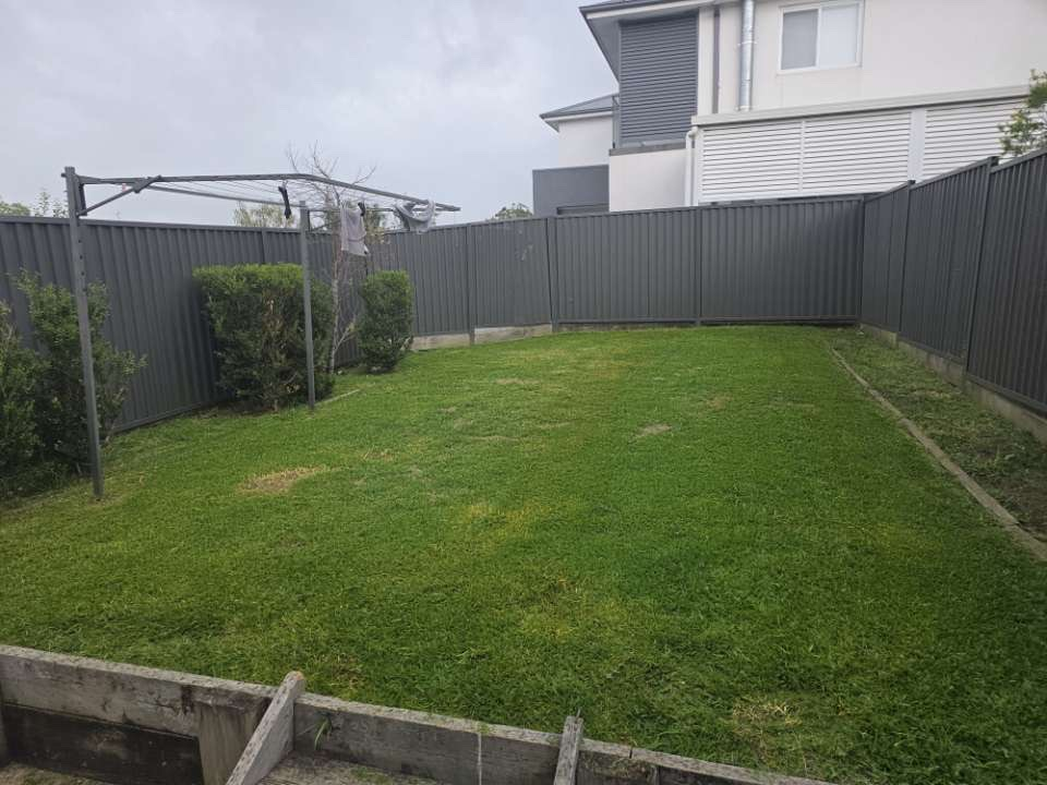 Freshly mowed Sydney backyard by Baytieh's Lawn Services